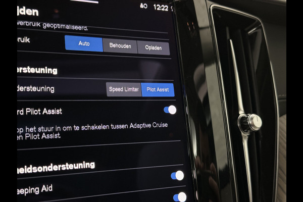 Volvo XC60 350PK Ultimate Bright | Bowers & Wilkins | Luchtvering | Panorama | Massage | ACC | 360 Camera | T6 | Stoelventilatie | Head-Up | Keyless-Entry | Orrefors Glaspook | Pilot-Assist | Stoelverwarming V+A | Stand-Kachel | Memory | Stuurverwarming | Dodehoek | Leder Dashboard | Carplay |