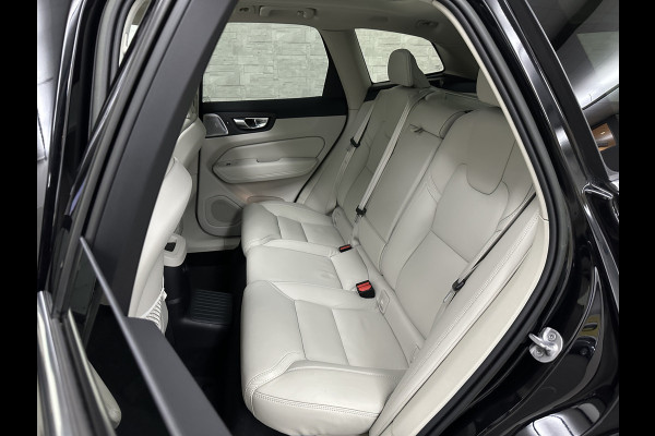Volvo XC60 350PK Ultimate Bright | Bowers & Wilkins | Luchtvering | Panorama | Massage | ACC | 360 Camera | T6 | Stoelventilatie | Head-Up | Keyless-Entry | Orrefors Glaspook | Pilot-Assist | Stoelverwarming V+A | Stand-Kachel | Memory | Stuurverwarming | Dodehoek | Leder Dashboard | Carplay |