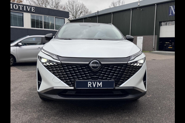 Nissan QASHQAI 1.3 MHEV Xtronic N-Connecta VAN: €37.900,- VOOR: €34.577,- UW EINDEJAARSVOORDEEL: €3.323,- | FABRIEKSGARANTIE| PANO| VOORRUITVERWARMING| STOEL + STUUR VERWARMING| 360 CAMERA| DODE HOEK| HEAD-UP| ELEK. ACHTERKLEP