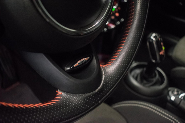 MINI Mini 1.5 Cooper John Cooper Works Dalston Edition ORG NL [ Panoramadak Harman Kardon HUD Digital Dash Alcantara ]