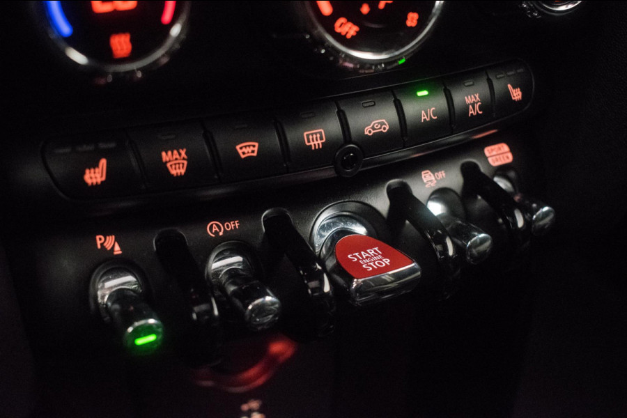 MINI Mini 1.5 Cooper John Cooper Works Dalston Edition ORG NL [ Panoramadak Harman Kardon HUD Digital Dash Alcantara ]