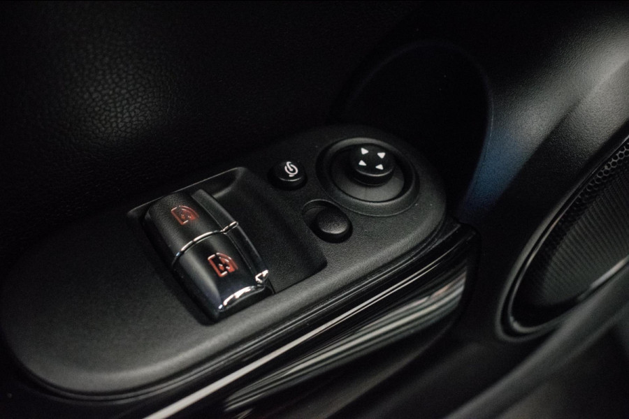 MINI Mini 1.5 Cooper John Cooper Works Dalston Edition ORG NL [ Panoramadak Harman Kardon HUD Digital Dash Alcantara ]