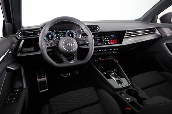 Audi A3 Sportback 40 TFSI e S edition 204pk | Verlengde garantie | Parkeercamera | Adaptieve cruise controle | Optiek pakket zwart Plus | Extra getint glas