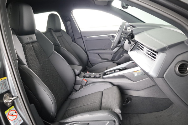 Audi A3 Sportback 40 TFSI e S edition 204pk | Verlengde garantie | Parkeercamera | Adaptieve cruise controle | Optiek pakket zwart Plus | Extra getint glas