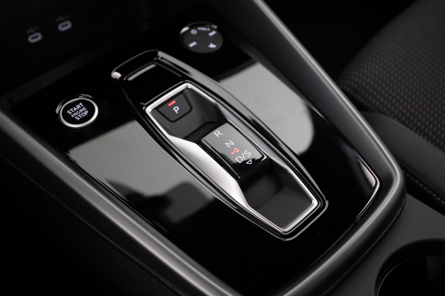 Audi A3 Sportback 40 TFSI e S edition 204pk | Verlengde garantie | Parkeercamera | Adaptieve cruise controle | Optiek pakket zwart Plus | Extra getint glas