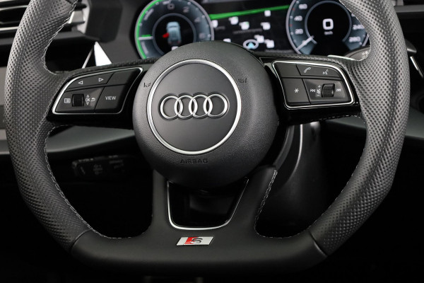Audi A3 Sportback 40 TFSI e S edition 204pk | Verlengde garantie | Parkeercamera | Adaptieve cruise controle | Optiek pakket zwart Plus | Extra getint glas