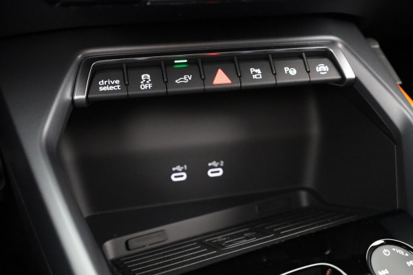 Audi A3 Sportback 40 TFSI e S edition 204pk | Verlengde garantie | Parkeercamera | Adaptieve cruise controle | Optiek pakket zwart Plus | Extra getint glas