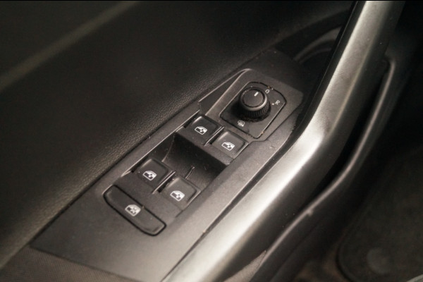 Volkswagen Polo 1.0 TSI Comfortline Business -ECC-PDC-NAVI-ACC-