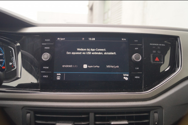 Volkswagen Polo 1.0 TSI Comfortline Business -ECC-PDC-NAVI-ACC-