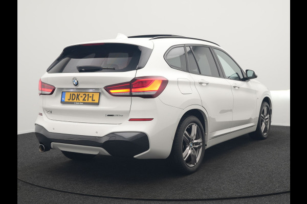 BMW X1 xDrive25e M Sport Plug in Hybrid 221pk Dealer O.H. | PHEV | Panodak | Apple Carplay | Sportstoelen Verwarmd | Sfeerverlichting | LED Koplampen | Navigatie | Cruise Control | DAB | M Stuur |
