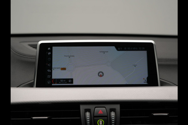 BMW X1 xDrive25e M Sport Plug in Hybrid 221pk Dealer O.H. | PHEV | Panodak | Apple Carplay | Sportstoelen Verwarmd | Sfeerverlichting | LED Koplampen | Navigatie | Cruise Control | DAB | M Stuur |