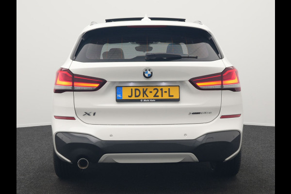 BMW X1 xDrive25e M Sport Plug in Hybrid 221pk Dealer O.H. | PHEV | Panodak | Apple Carplay | Sportstoelen Verwarmd | Sfeerverlichting | LED Koplampen | Navigatie | Cruise Control | DAB | M Stuur |