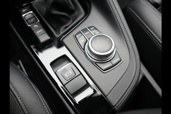 BMW X1 xDrive25e M Sport Plug in Hybrid 221pk Dealer O.H. | PHEV | Panodak | Apple Carplay | Sportstoelen Verwarmd | Sfeerverlichting | LED Koplampen | Navigatie | Cruise Control | DAB | M Stuur |