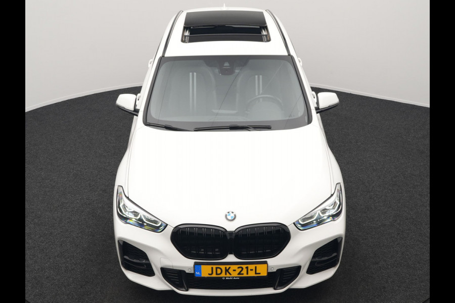 BMW X1 xDrive25e M Sport Plug in Hybrid 221pk Dealer O.H. | PHEV | Panodak | Apple Carplay | Sportstoelen Verwarmd | Sfeerverlichting | LED Koplampen | Navigatie | Cruise Control | DAB | M Stuur |