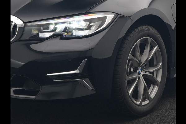 BMW 3 Serie Touring 320e Sportline Plug In Hybrid 204pk Dealer O.H PHEV | Panodak | Lederen Sportstoelen Verwarmd | Apple Carplay | Sfeerverlichting | Navi Full Map | DAB |
