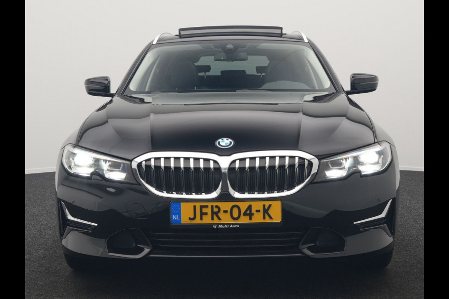 BMW 3 Serie Touring 320e Sportline Plug In Hybrid 204pk Dealer O.H PHEV | Panodak | Lederen Sportstoelen Verwarmd | Apple Carplay | Sfeerverlichting | Navi Full Map | DAB |