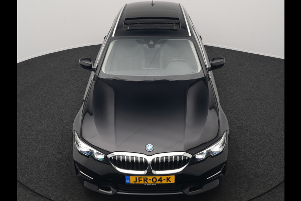 BMW 3 Serie Touring 320e Sportline Plug In Hybrid 204pk Dealer O.H PHEV | Panodak | Lederen Sportstoelen Verwarmd | Apple Carplay | Sfeerverlichting | Navi Full Map | DAB |