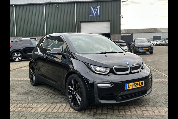 BMW i3 Dark Shadow Edition 120Ah 42 kWh VAN: €21.900,- VOOR: €19.877,- UW EINDEJAARSVOORDEEL: €2.023,- | HARMAN KARDON| ACHTERUITRIJCAMERA| STOELVERWARMING| WARMTEPOMP| COMFORT ACCESS