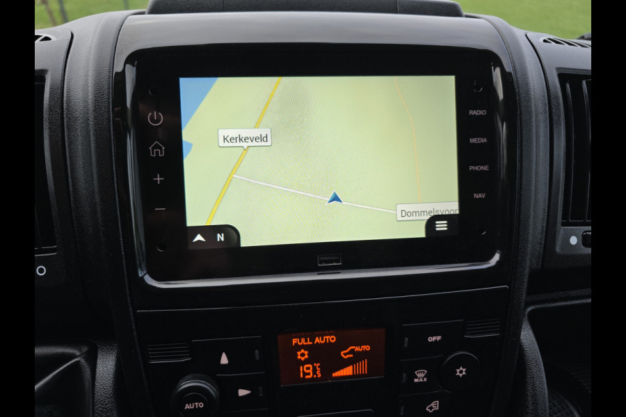 Peugeot Boxer 2.2 BlueHDi L2 H2 3.5T 140 Pk - Euro 6 - Navi - Airco - Cruise Control