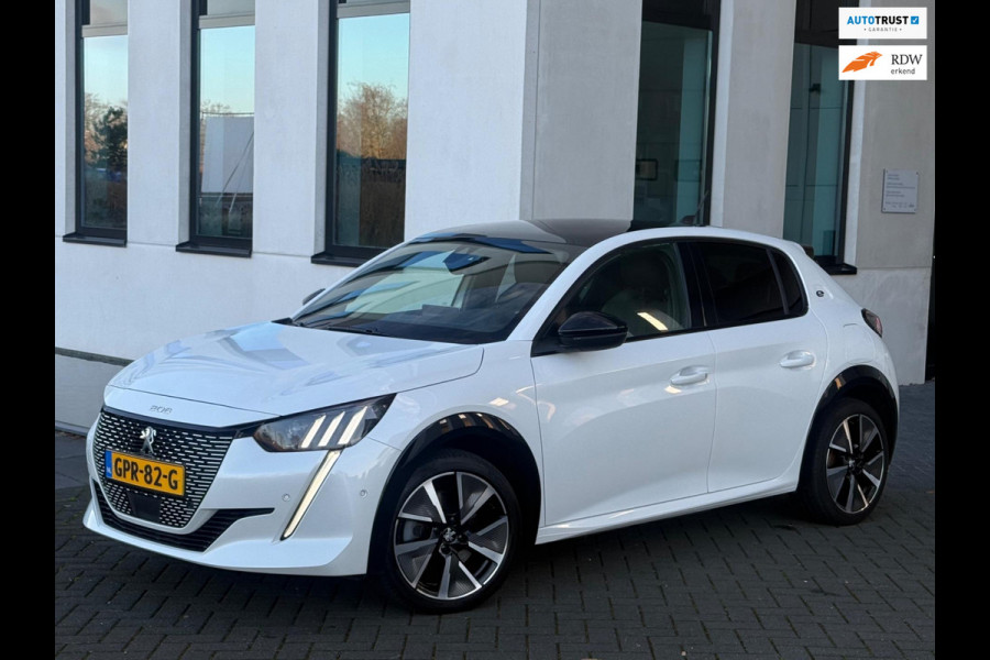Peugeot e-208 EV GT 350 50 kWh, fase 3, panoramadak, 360 camera, 1/2 lederen sportinterieur,stoelverwarming, parelmoer, 17 inch