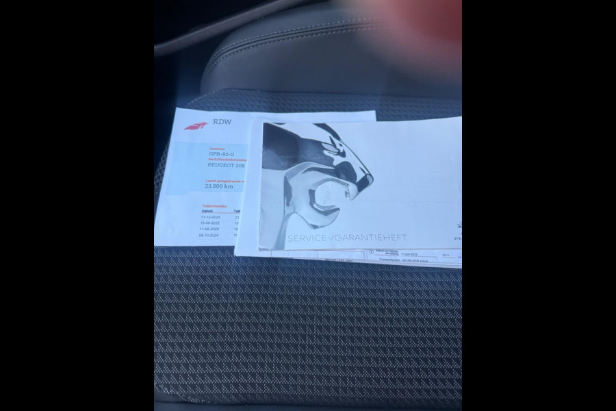Peugeot e-208 EV GT 350 50 kWh, fase 3, panoramadak, 360 camera, 1/2 lederen sportinterieur,stoelverwarming, parelmoer, 17 inch