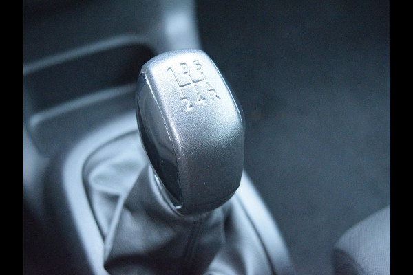 Citroën C4 Cactus 1.2 PureTech Feel PARKEERSENSOREN | NAVIGATIE | AIRCO |