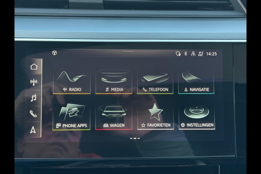 Audi e-tron 50 quattro Business edition Plus 71 kWh, panoramadak, leder, stoelverwarming, camera, NL auto met nap