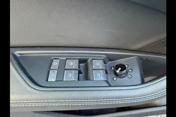 Audi e-tron 50 quattro Business edition Plus 71 kWh, panoramadak, leder, stoelverwarming, camera, NL auto met nap