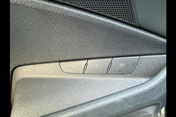 Audi e-tron 50 quattro Business edition Plus 71 kWh, panoramadak, leder, stoelverwarming, camera, NL auto met nap