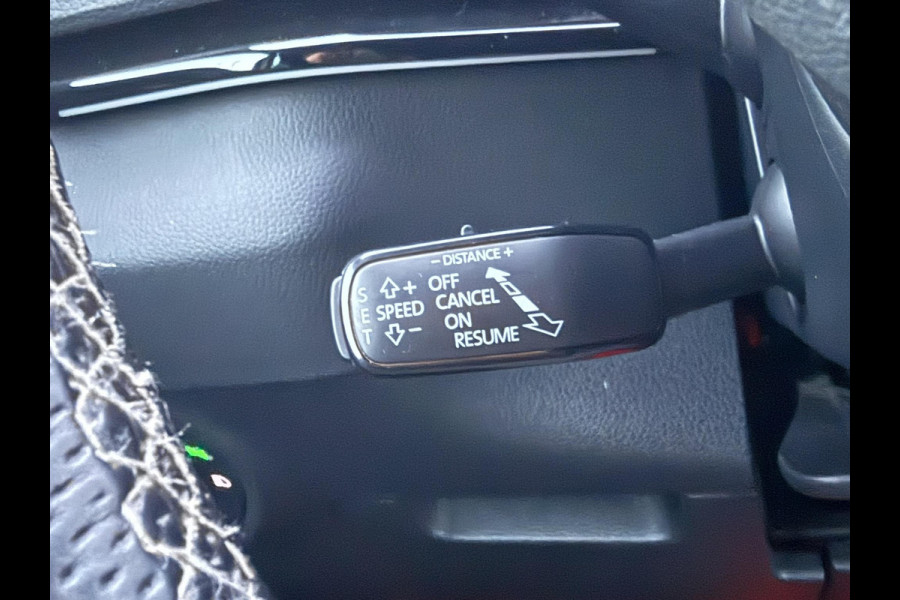 Škoda Karoq 1.5 TSI ACT Sportline Business 150 PK | Clima | Adapt. Cruise | Wegklapbare Trekhaak | Stoelverwarming