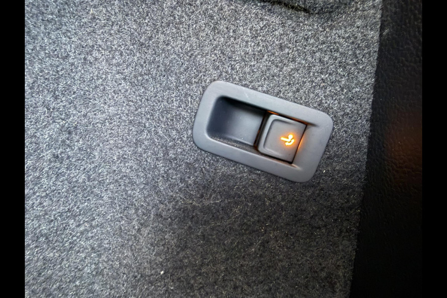 Škoda Karoq 1.5 TSI ACT Sportline Business 150 PK | Clima | Adapt. Cruise | Wegklapbare Trekhaak | Stoelverwarming