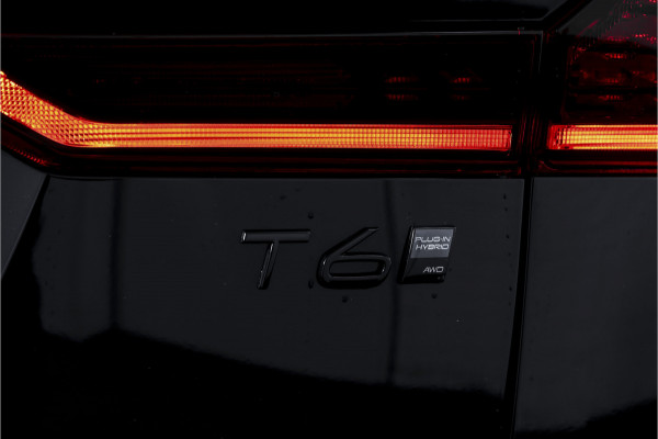 Volvo XC60 2.0 T6 Plug-in hybrid AWD Plus Black Edition | S/K-Panodak | Dig. Cockpit | Adapt. Cruise | Head-up | Memory Stoelen | Elek. Klep | Stoel-+stuurverw. | 360 Camera | NAV+App. Connect | ECC | LM 21" | 1935