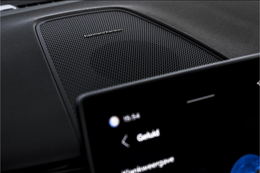 Volvo XC60 2.0 T6 Plug-in hybrid AWD Plus Black Edition | S/K-Panodak | Dig. Cockpit | Adapt. Cruise | Head-up | Memory Stoelen | Elek. Klep | Stoel-+stuurverw. | 360 Camera | NAV+App. Connect | ECC | LM 21" | 1935