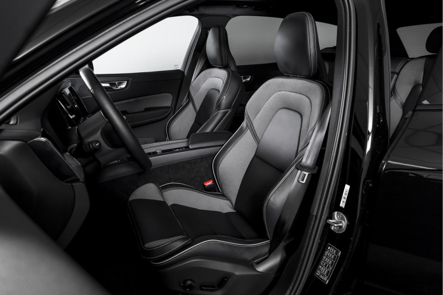 Volvo XC60 2.0 T6 Plug-in hybrid AWD Plus Black Edition | S/K-Panodak | Dig. Cockpit | Adapt. Cruise | Memory Stoelen | Elek. Klep | Stoel-+stuurverw. | 360 Camera | NAV+App. Connect | ECC | LM 21" | 2762