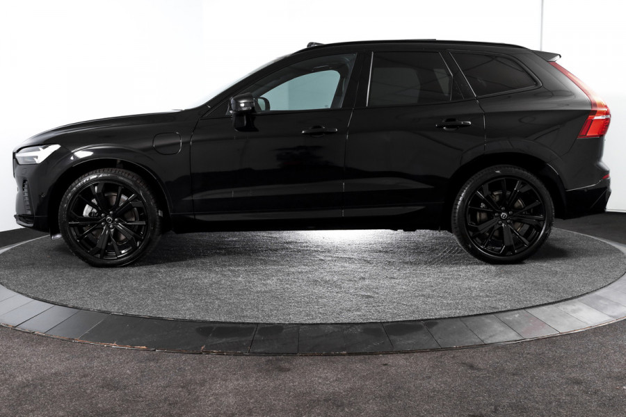 Volvo XC60 2.0 T8 Plug-in hybrid AWD Plus Black Edition | Elek. Trekhaak | S/K-Panodak | Harman/Kardon | Dig. Cockpit | Adapt. Cruise | Memory Stoelen | Elek. Klep | Stoel-+stuurverw. | 360 Camera | NAV+App. Connect | ECC | LM 21" | 0348