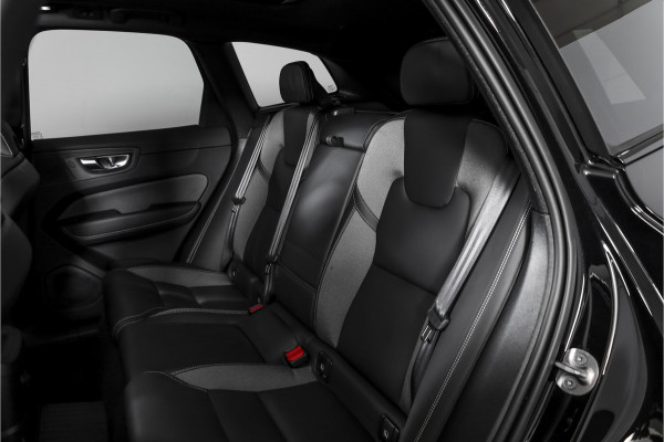 Volvo XC60 2.0 T8 Plug-in hybrid AWD Plus Black Edition | Elek. Trekhaak | S/K-Panodak | Harman/Kardon | Dig. Cockpit | Adapt. Cruise | Memory Stoelen | Elek. Klep | Stoel-+stuurverw. | 360 Camera | NAV+App. Connect | ECC | LM 21" | 0348