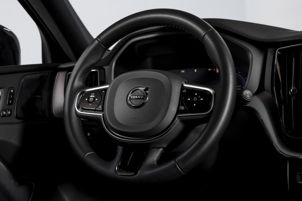 Volvo XC60 2.0 T8 Plug-in hybrid AWD Plus Black Edition | Elek. Trekhaak | S/K-Panodak | Harman/Kardon | Dig. Cockpit | Adapt. Cruise | Memory Stoelen | Elek. Klep | Stoel-+stuurverw. | 360 Camera | NAV+App. Connect | ECC | LM 21" | 0348