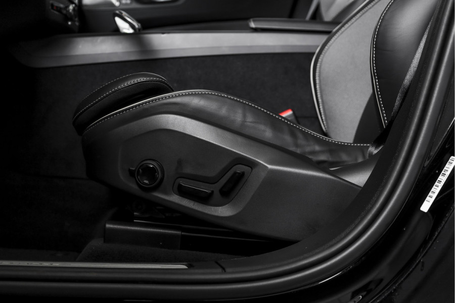 Volvo XC60 2.0 T8 Plug-in hybrid AWD Plus Black Edition | Elek. Trekhaak | S/K-Panodak | Harman/Kardon | Dig. Cockpit | Adapt. Cruise | Memory Stoelen | Elek. Klep | Stoel-+stuurverw. | 360 Camera | NAV+App. Connect | ECC | LM 21" | 0348