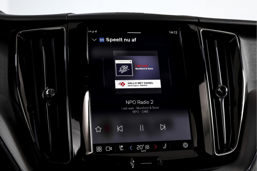 Volvo XC60 2.0 T8 Plug-in hybrid AWD Plus Black Edition | Elek. Trekhaak | S/K-Panodak | Harman/Kardon | Dig. Cockpit | Adapt. Cruise | Memory Stoelen | Elek. Klep | Stoel-+stuurverw. | 360 Camera | NAV+App. Connect | ECC | LM 21" | 0348