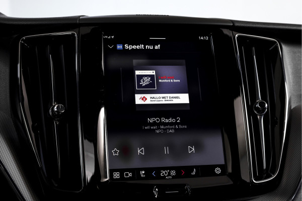 Volvo XC60 2.0 T8 Plug-in hybrid AWD Plus Black Edition | Elek. Trekhaak | S/K-Panodak | Harman/Kardon | Dig. Cockpit | Adapt. Cruise | Memory Stoelen | Elek. Klep | Stoel-+stuurverw. | 360 Camera | NAV+App. Connect | ECC | LM 21" | 0348