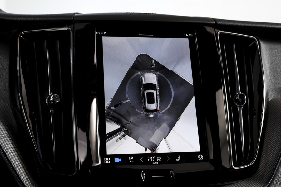 Volvo XC60 2.0 T8 Plug-in hybrid AWD Plus Black Edition | Elek. Trekhaak | S/K-Panodak | Harman/Kardon | Dig. Cockpit | Adapt. Cruise | Memory Stoelen | Elek. Klep | Stoel-+stuurverw. | 360 Camera | NAV+App. Connect | ECC | LM 21" | 0348
