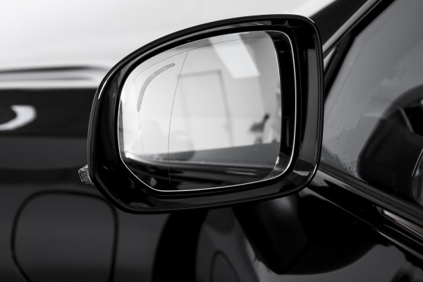 Volvo XC60 2.0 T8 Plug-in hybrid AWD Plus Black Edition | Elek. Trekhaak | S/K-Panodak | Harman/Kardon | Dig. Cockpit | Adapt. Cruise | Memory Stoelen | Elek. Klep | Stoel-+stuurverw. | 360 Camera | NAV+App. Connect | ECC | LM 21" | 0348