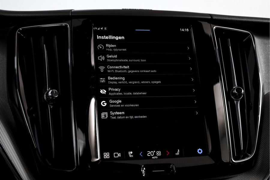 Volvo XC60 2.0 T8 Plug-in hybrid AWD Plus Black Edition | Elek. Trekhaak | S/K-Panodak | Harman/Kardon | Dig. Cockpit | Adapt. Cruise | Memory Stoelen | Elek. Klep | Stoel-+stuurverw. | 360 Camera | NAV+App. Connect | ECC | LM 21" | 0348