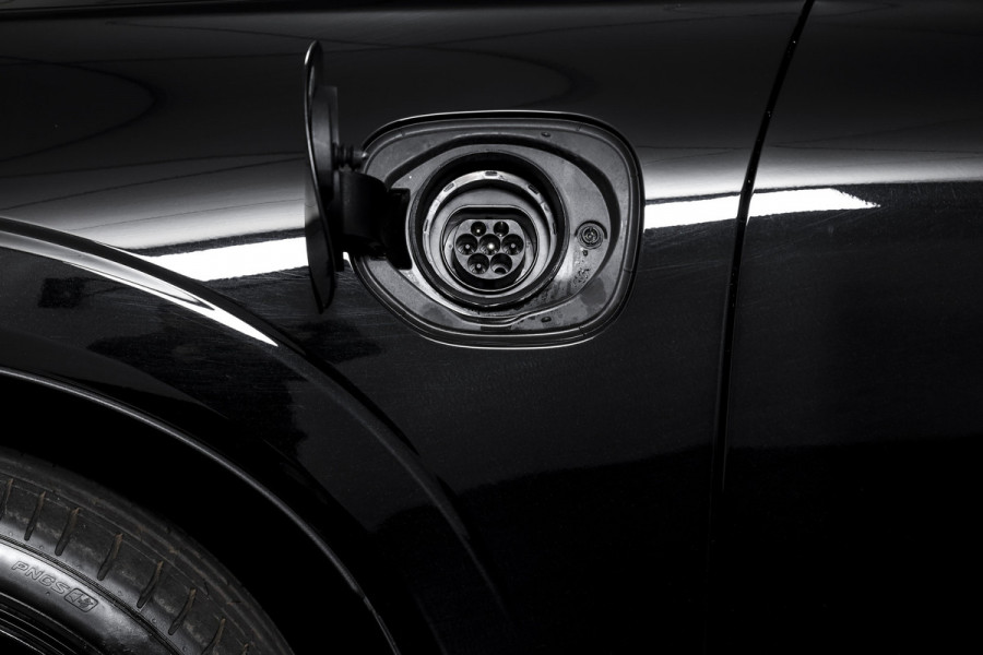 Volvo XC60 2.0 T8 Plug-in hybrid AWD Plus Black Edition | Elek. Trekhaak | S/K-Panodak | Harman/Kardon | Dig. Cockpit | Adapt. Cruise | Memory Stoelen | Elek. Klep | Stoel-+stuurverw. | 360 Camera | NAV+App. Connect | ECC | LM 21" | 0348