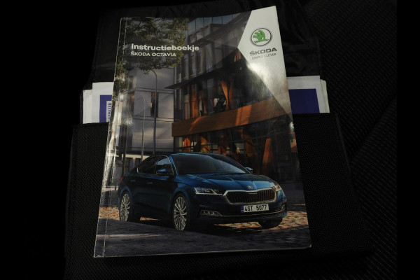 Škoda Octavia Combi 1.0 TSI Business Edition NAVI/VIRTUAL/LED/TREKH/17"LMV!