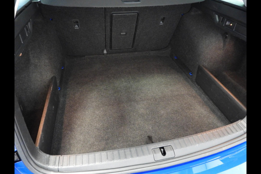 Škoda Octavia Combi 1.0 TSI Business Edition NAVI/VIRTUAL/LED/TREKH/17"LMV!