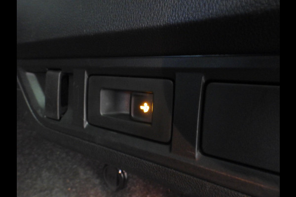 Škoda Octavia Combi 1.0 TSI Business Edition NAVI/VIRTUAL/LED/TREKH/17"LMV!