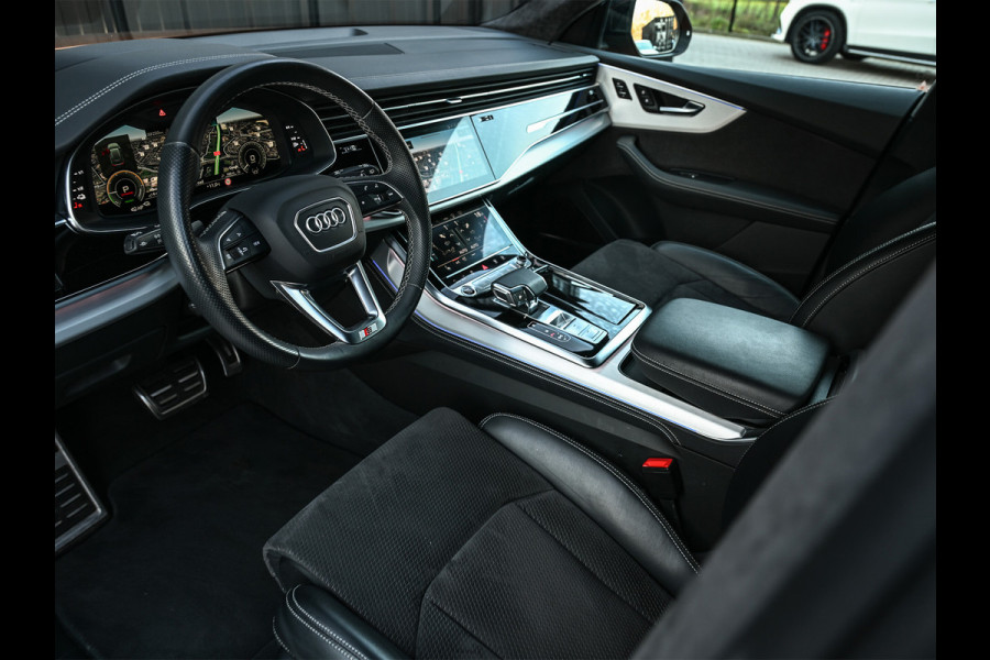 Audi Q8 60 TFSI e Quattro Competition · Keyless · B&O Sound · Soft Close · 360 Camera · Stuurverwarming · Panoramadak · Head-up · Alcant