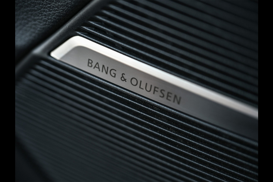Audi Q8 60 TFSI e Quattro Competition · Keyless · B&O Sound · Soft Close · 360 Camera · Stuurverwarming · Panoramadak · Head-up · Alcant