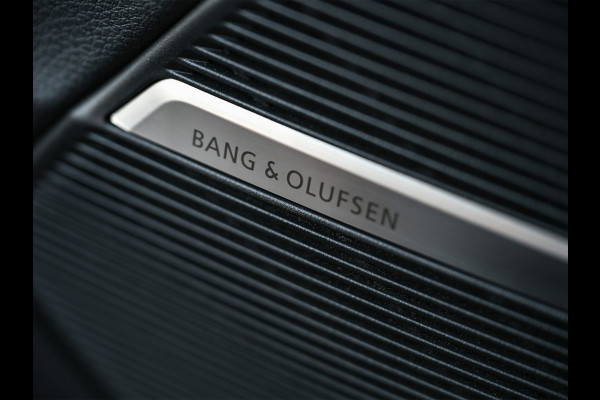 Audi Q8 60 TFSI e Quattro Competition · Keyless · B&O Sound · Soft Close · 360 Camera · Stuurverwarming · Panoramadak · Head-up · Alcant